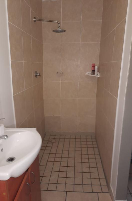 To Let 3 Bedroom Property for Rent in Pelikan Park Western Cape